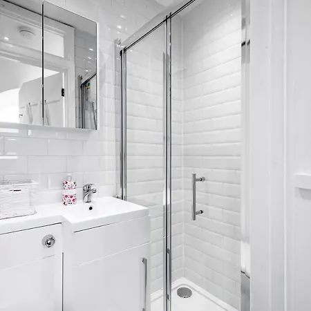 Апартаменты Stunning 2Br With Wifi And Sleeps 5 In Paddington Лондон Экстерьер фото