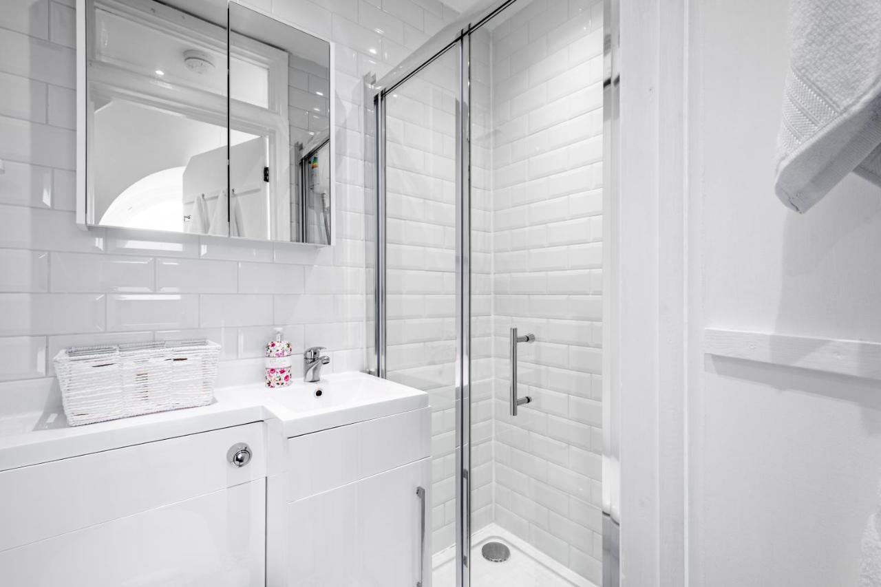 Апартаменты Stunning 2br With Wifi And Sleeps 5 In Paddington Лондон